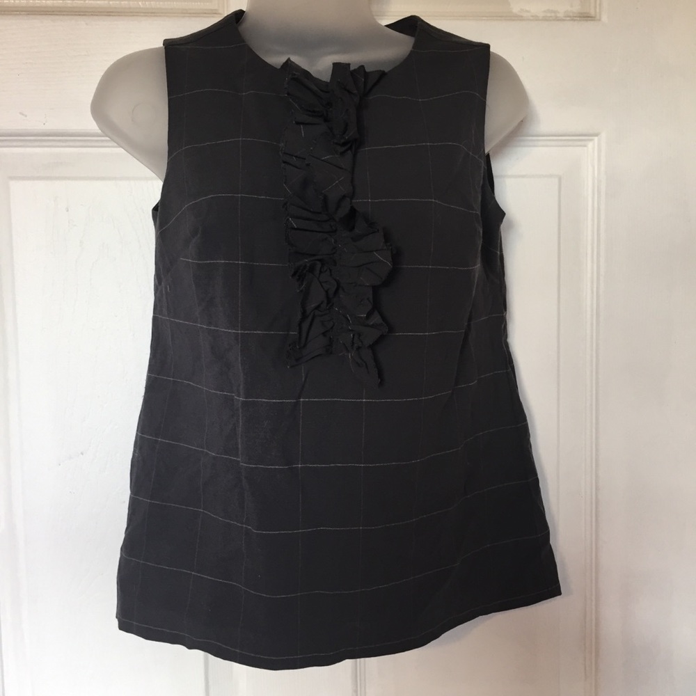 NWOT Banana Republic sleeveless ruffled blouse